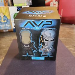 Alien vs. Predator Vinyl Figure