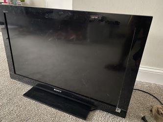 32 Inch TV for sale Sony comes with bracket just need the wall mounts