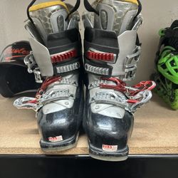 ski boots salomon 23.5
