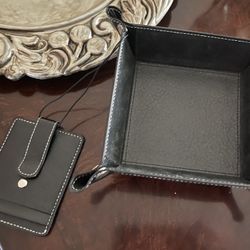 NEW. Genuine Leather SNAP VALET TRAY WITH MONEY CLIP WALLET