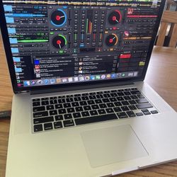 Apple pro  i core 7  16 RAM  500 ssd GB 17” grande  rapida trae miles de canciones y programas ✅VIRTUAL DJ 8 ✅SERATO DJ lite  ✅Final Cut pro.  EDITADO