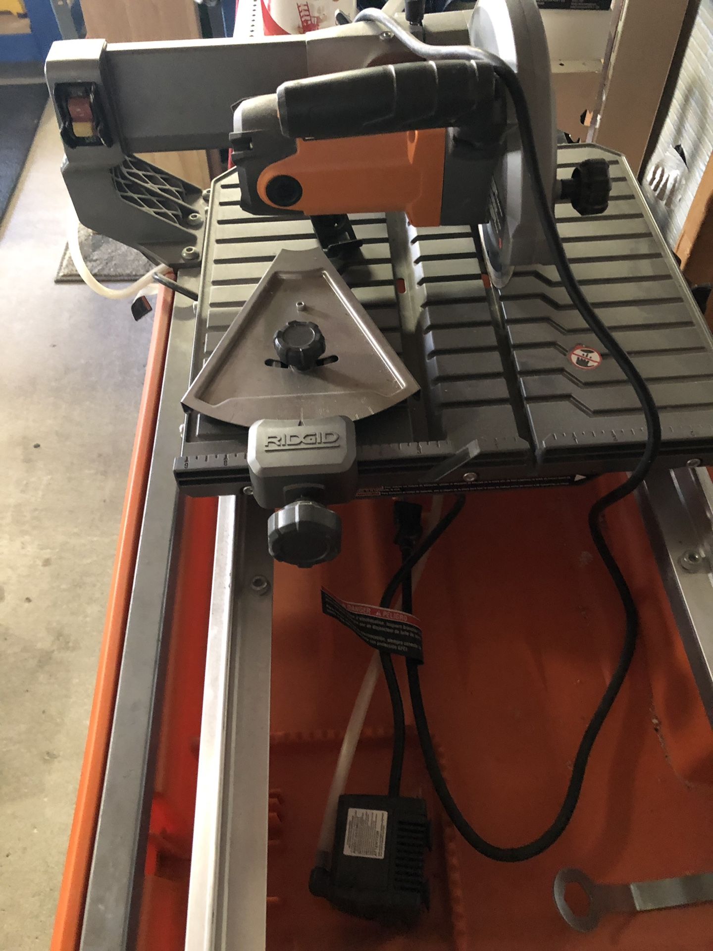 RIDGID 7” Wet Tile Saw with Stand