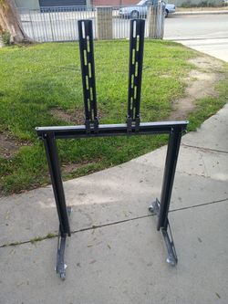 Raca Para Tv con ruedas