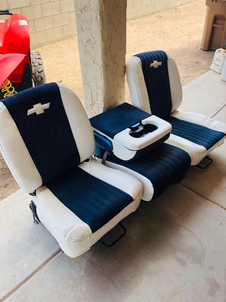 C10 bucket seats and center console
