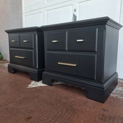 Set Of 2 Thomasville Nightstands Freshly Refinished 
