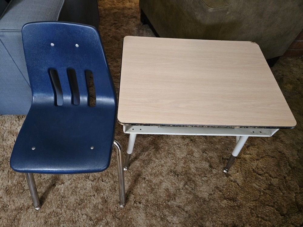 Kids Desk And Chair