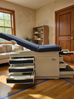New Ritter 204-011 Manual Exam Table 500 lb Capacity - New York, NY