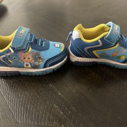 Cocomelon shoes size 7 Used LIGHT UP