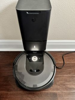 iRobot Roomba I7+
