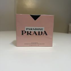 Prada Paradoxe
