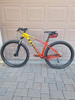 TREK MARLIN 7 MOUNTAIN BIKE 29 ER 1 X 10 SPEED SETUP TUBELESS