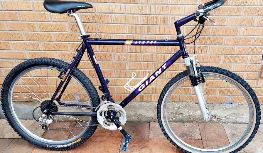 Giant ATX780 Front Suspension Mountain Bike 