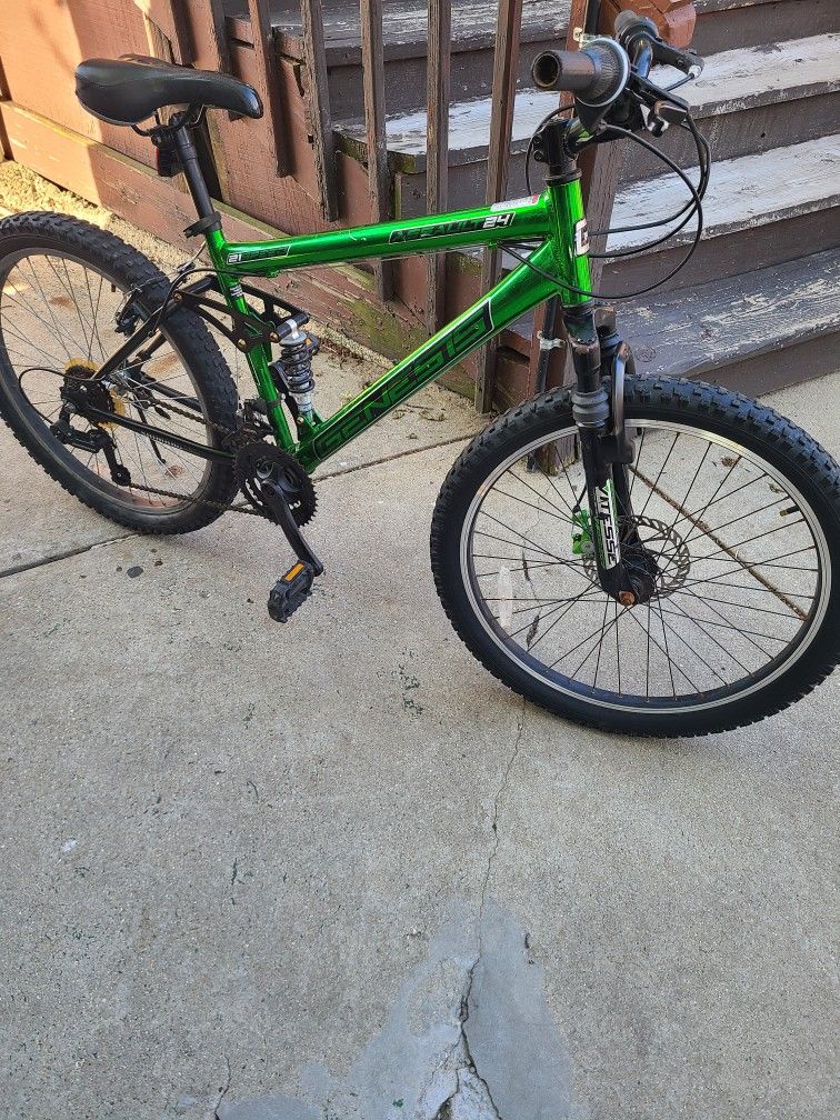 Genesis Bike Size 24"
