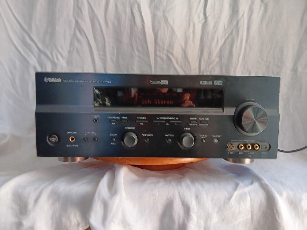 Yamaha RX-V750 7.1-Channel Digital Stereo Am/fm Home Theater Receiver $60 Obo!