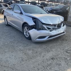 Auto Parts 2013 Hyundai Sonata 