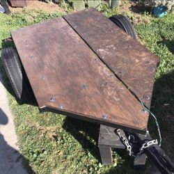 3 1/2ft Wide X 5 1/2ft Long Trailer 