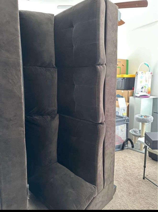 Sectional With Chaise