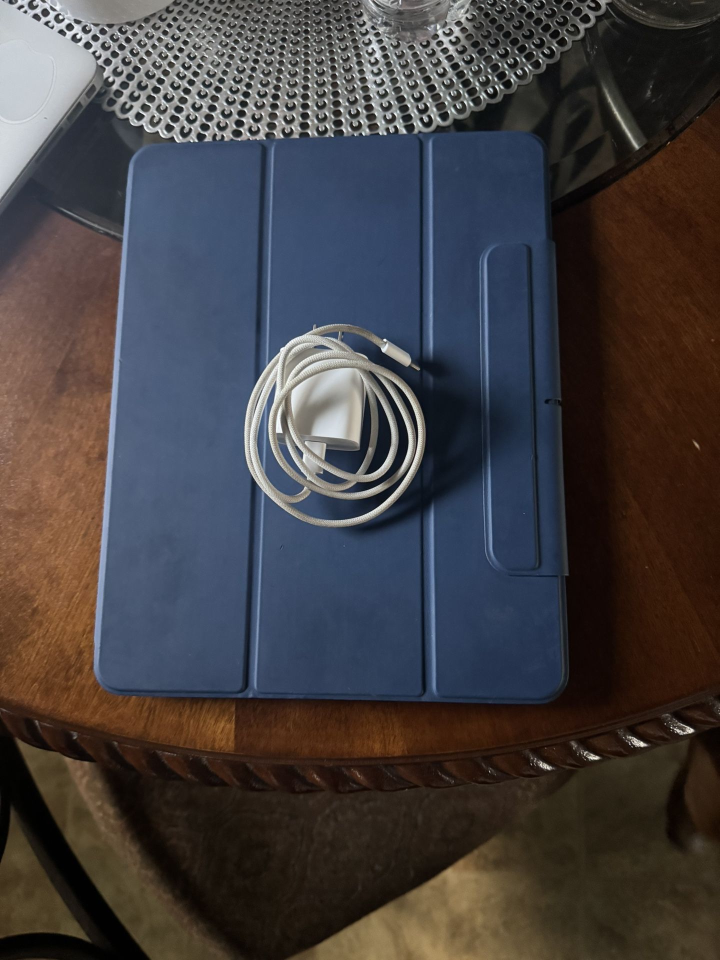 Apple iPad Pro 12.9-inch (6th Generation) 128GB in Space Gray