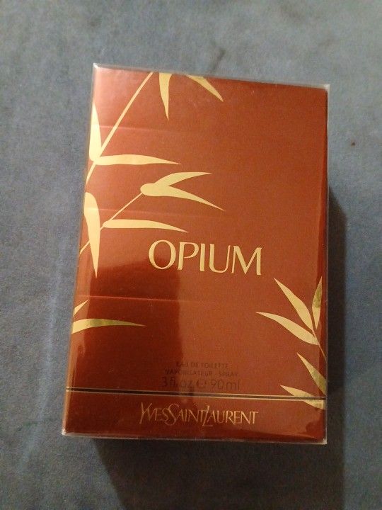 Yves Saint Laurent Opium Perfume