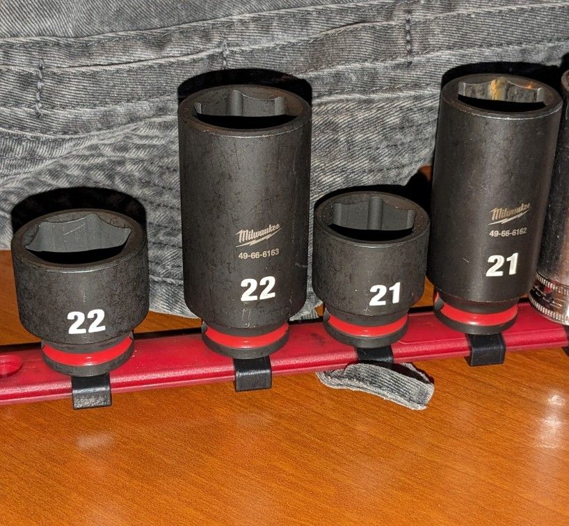 Milwaukee 21mm/22mm 3/8" Drive Sockets