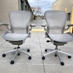 Classic Aeron Chairs Size C / Tuxedo Grey Mesh 