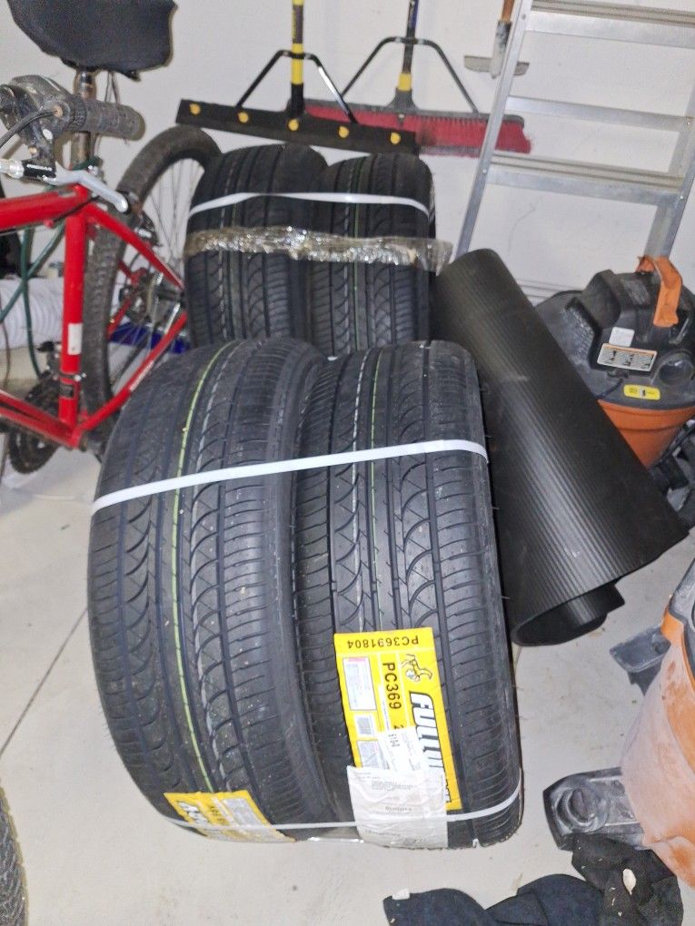 225/ 55R18 98V For 200.00