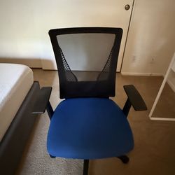 Free Must pick up Thursday 1pm