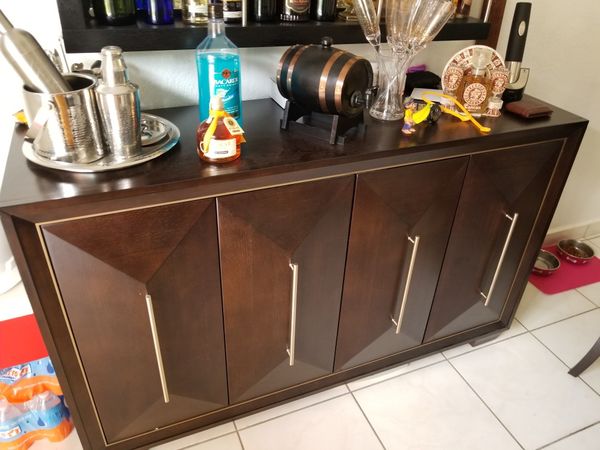 Sofia Vergara Cambrian Court Bronze Server Mueble De Cosina For Sale In Miami Gardens Fl Offerup