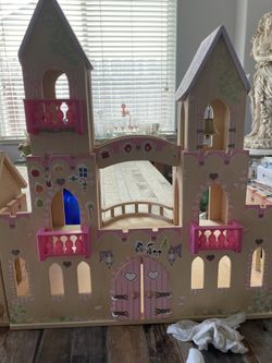 KidKraft Wooden Princess Castle