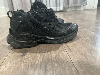 Balenciaga runner size 7