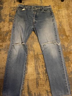 levi’s ripped jeans