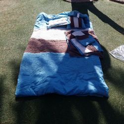 King Size Bedding With Accessories 