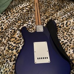 electric guitar squier stractocastor 