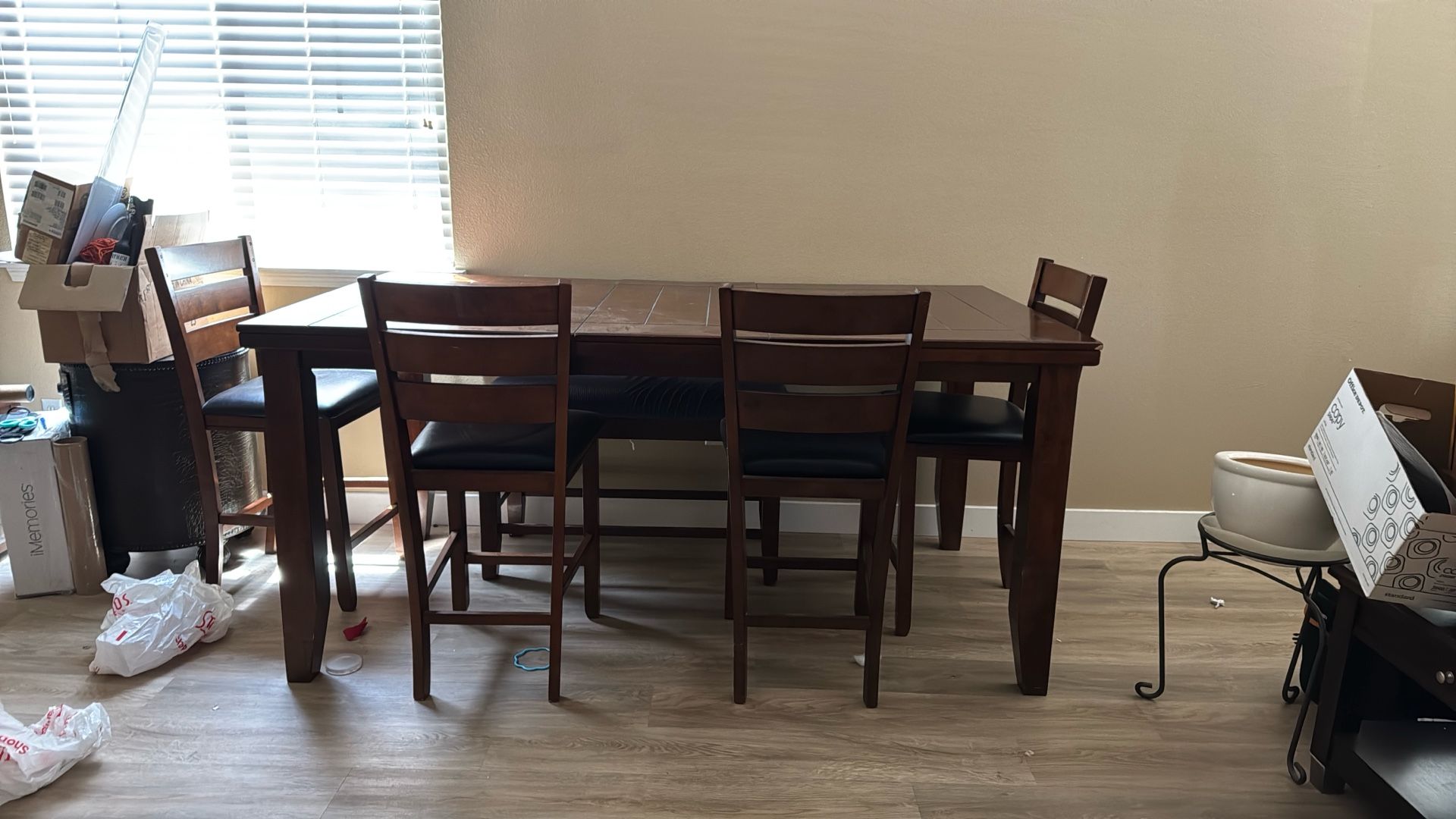 Table Dining-