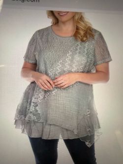 Plus size women’s Tops