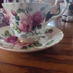 Vintage Heirloom Fine Bone China Pink Roses Teacup & Saucer Made in England