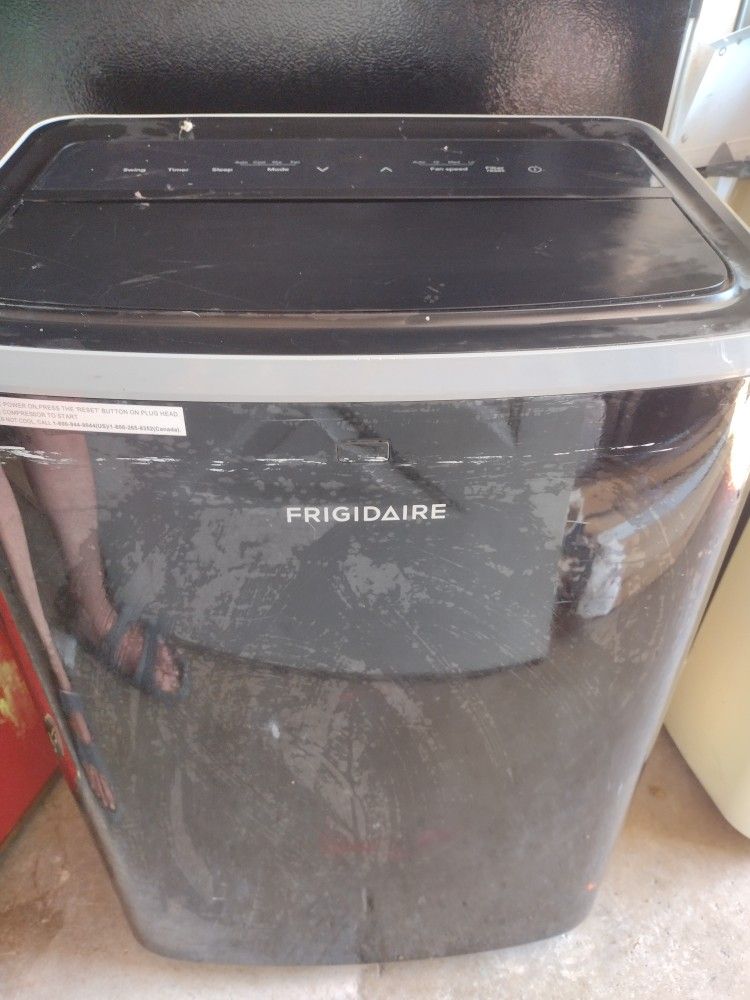 Frigidaire AC 12,000 BTU