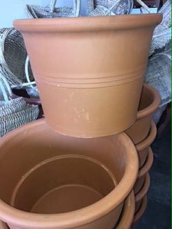 15" Terracotta Round Planter