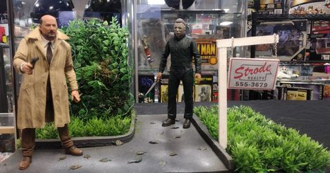 NECA Myers VS Loomis And Display