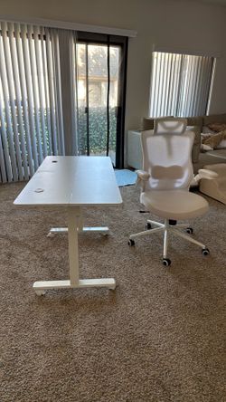 Desk $15