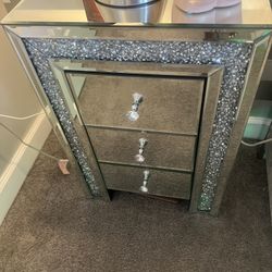 2 End Tables 