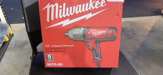 Milwaukee 1/2 in. Impact Wrench with Rocker Switch and Detent Pin Socket Retention