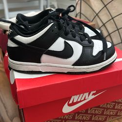Nike Dunk Low Pandas