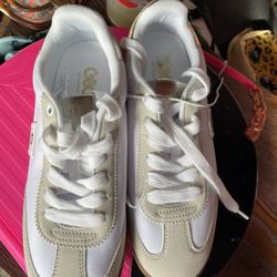 Size 8/5   …..For 28 Dolar