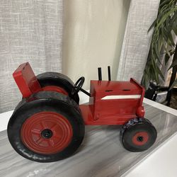 NEW tractor Garden/ Decor/ Toy/ Yard Art