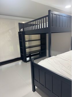 Full size Bunk bed only No Matteess