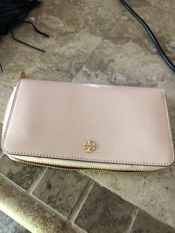 New Tory Burch Wallet PRICE IS FIRM