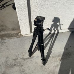 Field Tripod