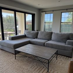BEAUTIFUL SECTIONAL COUCH 