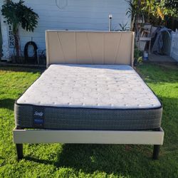 Queen Bed With Matress